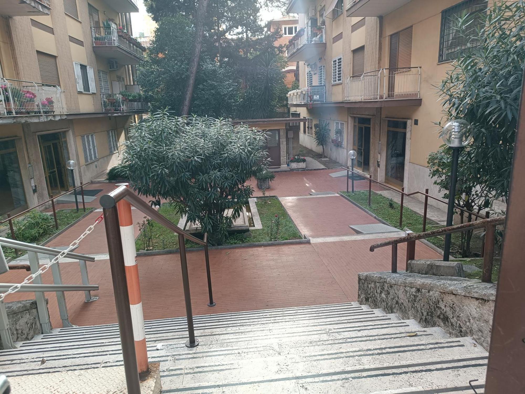 Appartamento Per 4 In Via Tiburtina, Wi-Fi, Metro B E Bus Per Il Centro E La Sapienza Róma Kültér fotó